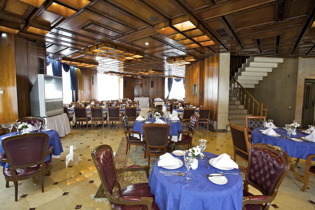 Fuar Otel 3*